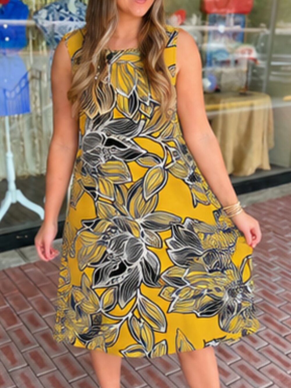 Ivy Lane, Floral Sleeveless Shift Dress - Picture 7 of 11